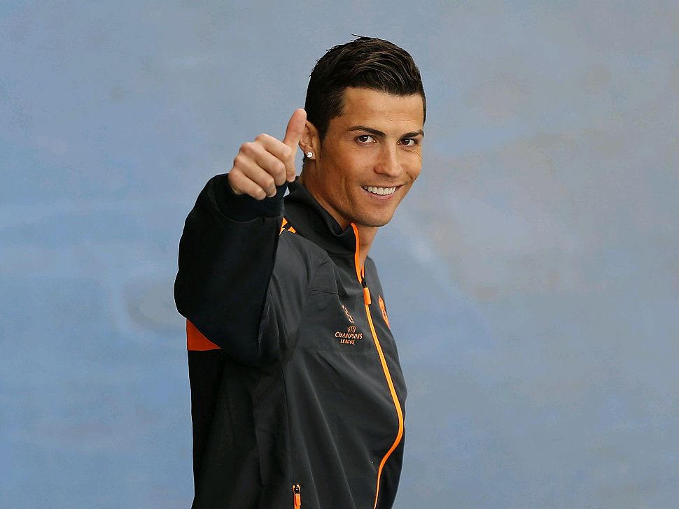 踢球者评德甲第11轮最佳阵容：卡尔、奥利塞、于帕、拜尔入选（《踢球者》评出德甲第11轮最佳阵容：卡尔、奥利塞、于帕、拜尔在列）