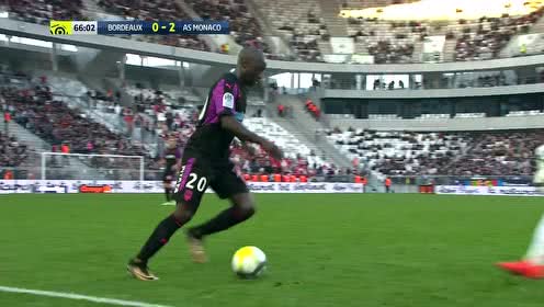 欧足联谈迪亚斯红牌：与对手腿部有强烈不合理接触，危及安全（欧足联回应迪亚斯红牌：对手腿部遭过度不当接触，存在安全风险）