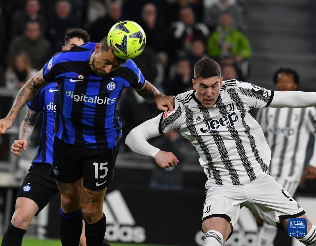 自吉鲁以来，姆巴佩是首位欧冠上演大四喜的法国球员（姆巴佩成为继吉鲁之后首位在欧冠上演大四喜的法国球员）