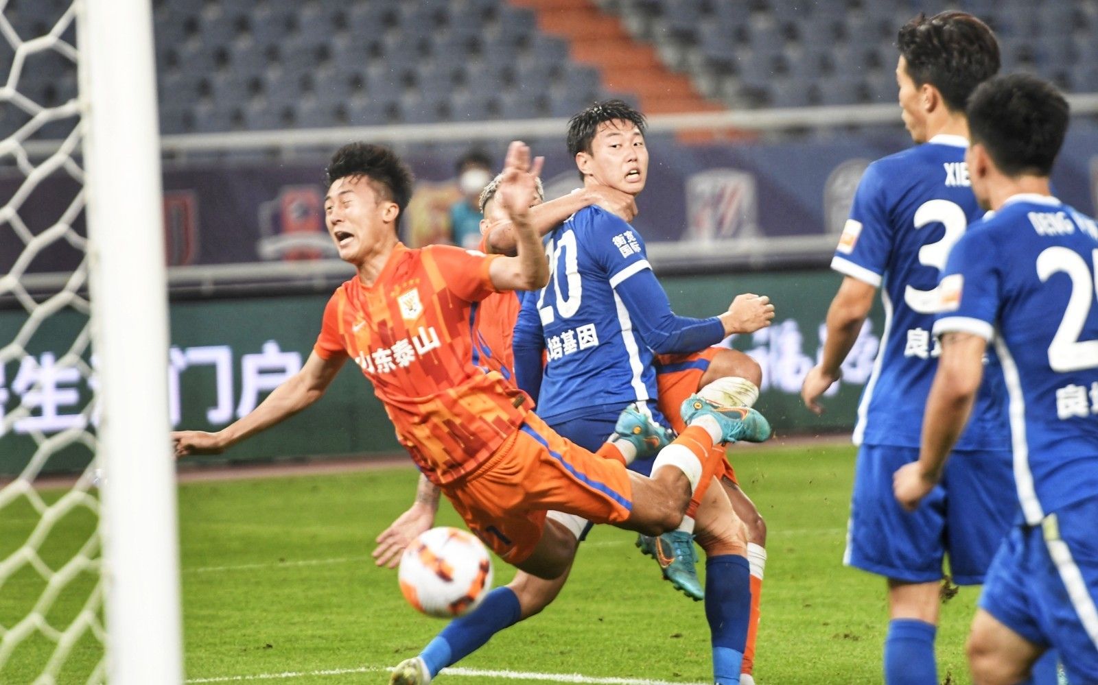 科曼：拜仁和巴黎是我最支持的球队，更支持拜仁一点（科曼：我最支持拜仁和巴黎，但更偏向拜仁）