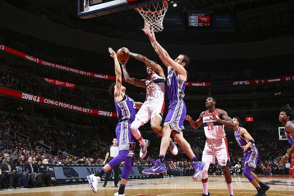 瓦拉内：去皇马前齐达内亲自给我打了电话；穆里尼奥很有魅力（瓦拉内：加盟皇马前接到齐达内亲自来电；穆里尼奥魅力十足）