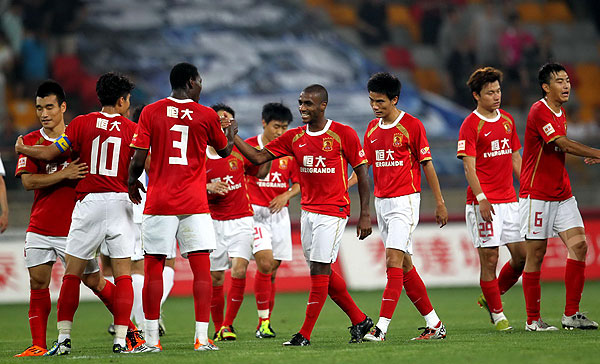 3-0完胜黑猫只差阿森纳2分！那个熟悉的曼城，正在慢慢地回归（3-0完胜黑猫，距阿森纳仅2分！熟悉的曼城正逐步回归）