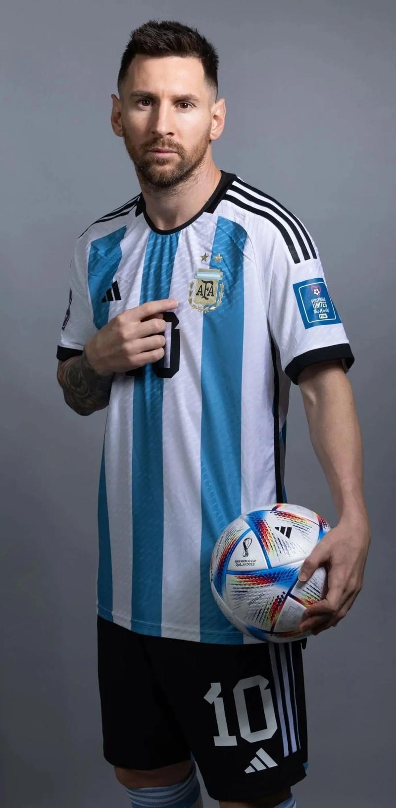 克劳福德拒付30万美元制裁费，失去WBC冠军引发拳迷热议（克劳福德因拒缴30万美元制裁费遭WBC撤销冠军，拳迷热议不断）