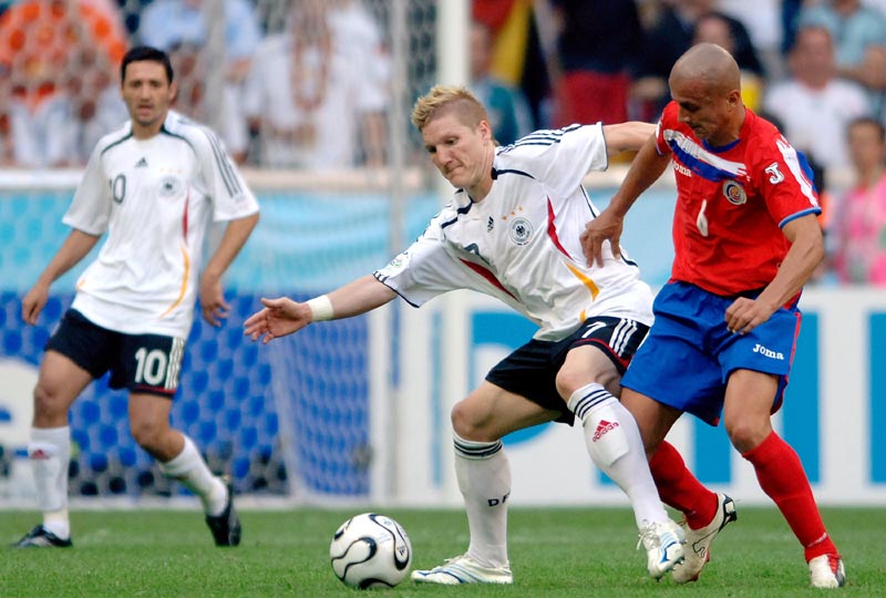 CBA俱乐部杯-北京首钢下半场哑火 青岛狂胜31分（CBA俱乐部杯：北京首钢下半场低迷，青岛31分大胜）