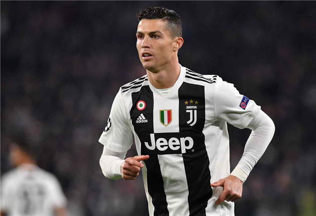 塔图姆关键球命中 绿军守住胜果（塔图姆命中关键一投 绿军守住胜利）