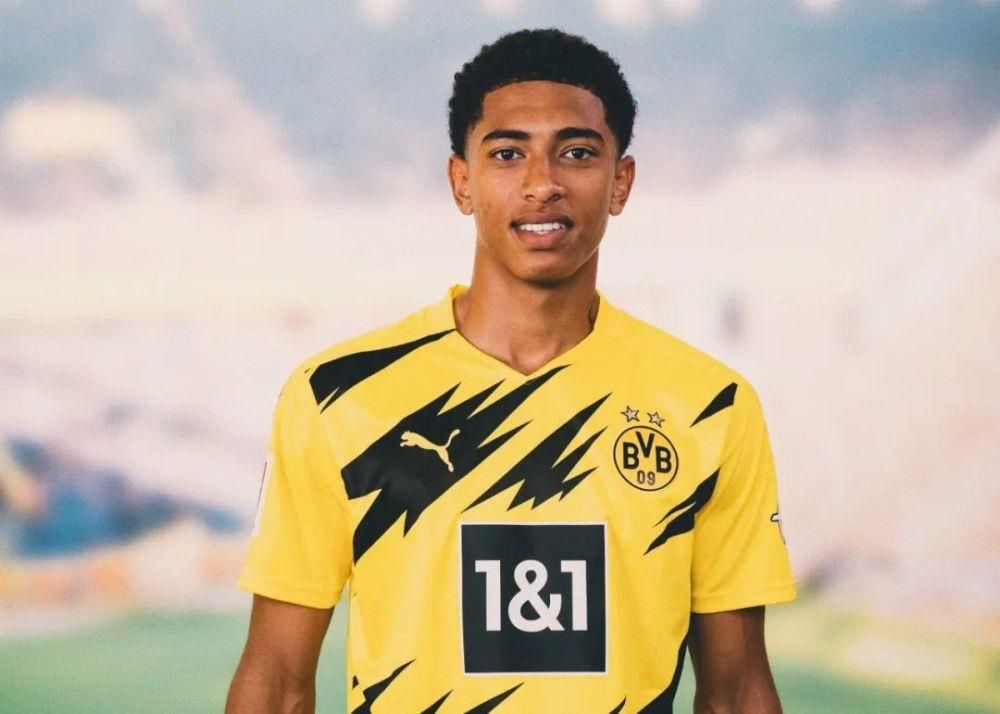 杜锋笑称球迷喊徐杰声音更大，广东男篮感谢武汉赛区（杜锋打趣：球迷为徐杰呐喊最响，广东男篮向武汉赛区致谢）