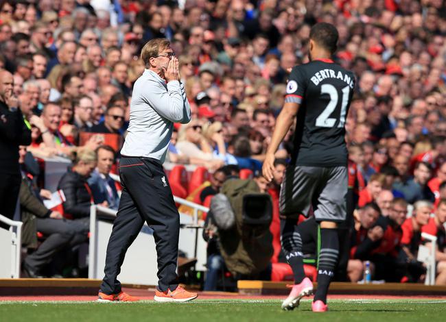 媒体人：张源或加盟某刚出售本土后腰的南方球队（据媒体人透露，张源可能加盟一支刚出售本土后腰的南方球队）