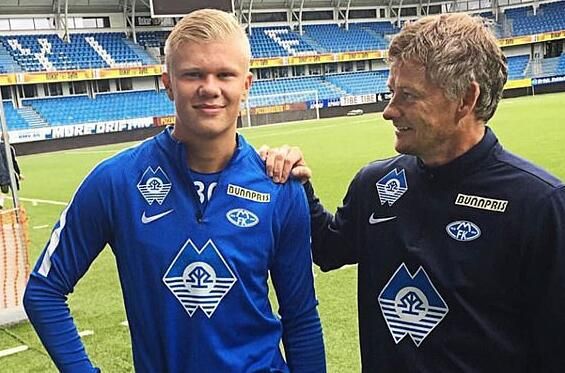 官方：因球迷对阿奇姆彭的歧视言行，成都蓉城被罚款50万元