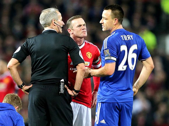 门将扑出点球，全场掌声雷动