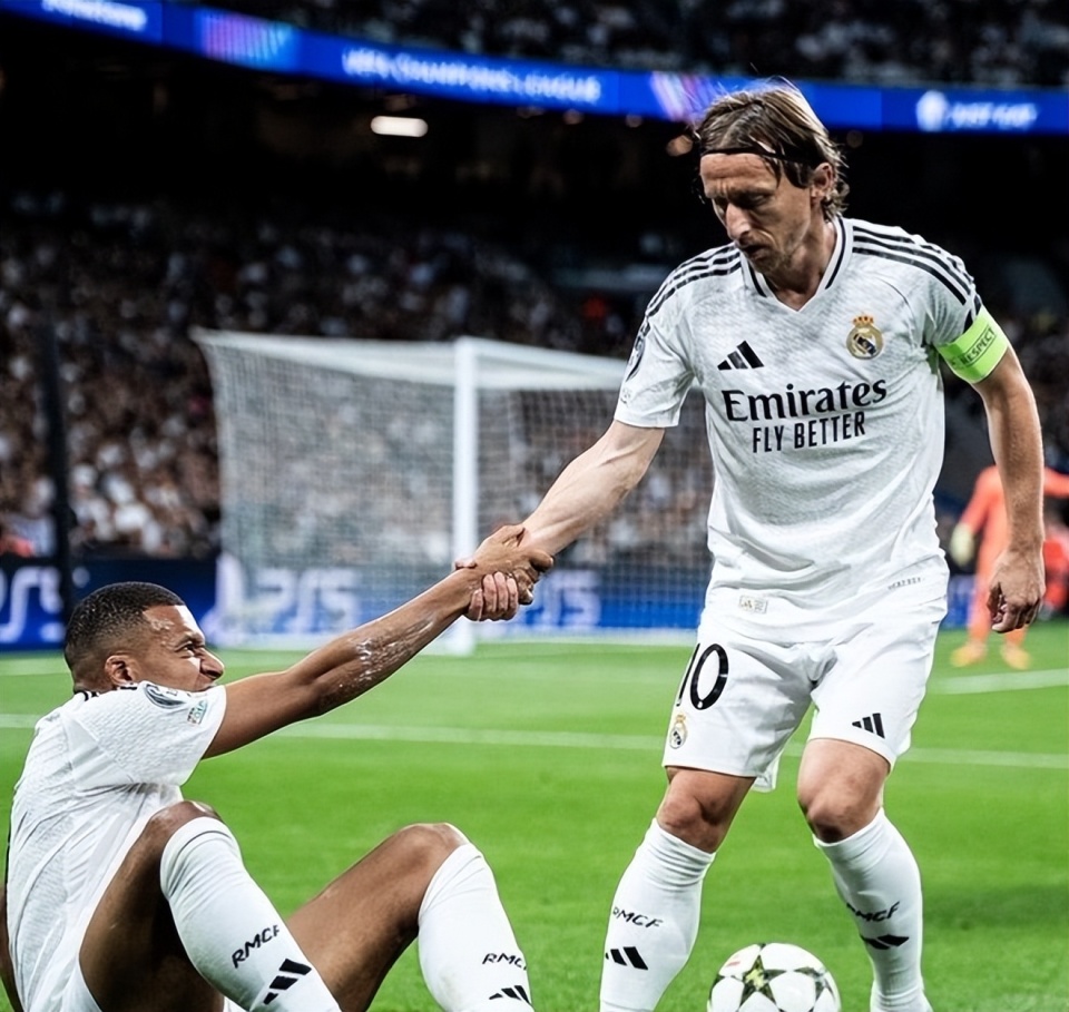 塞韦里奥：我对妈报喜说要去踢顶级联赛，但坏消息是在乌克兰（塞韦里奥：喜讯是进顶级联赛，坏消息是要去乌克兰）