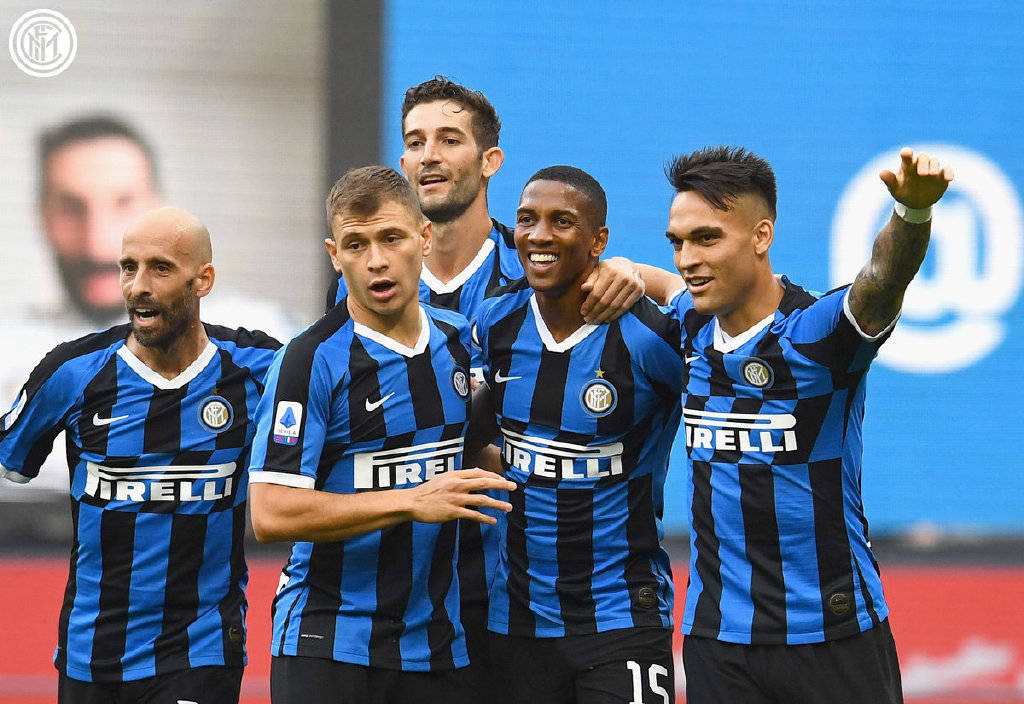 中超赛场争议判罚：VAR判罚引发讨论,