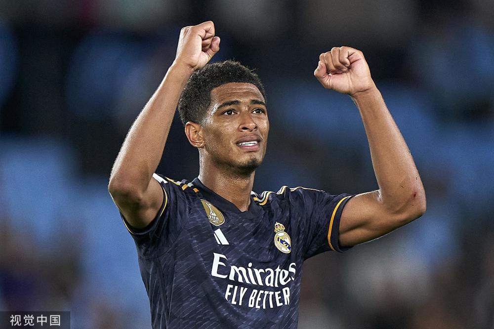 欧文突破防守造成杀伤，制造罚球（欧文强突撕裂防线，造犯规获罚球）