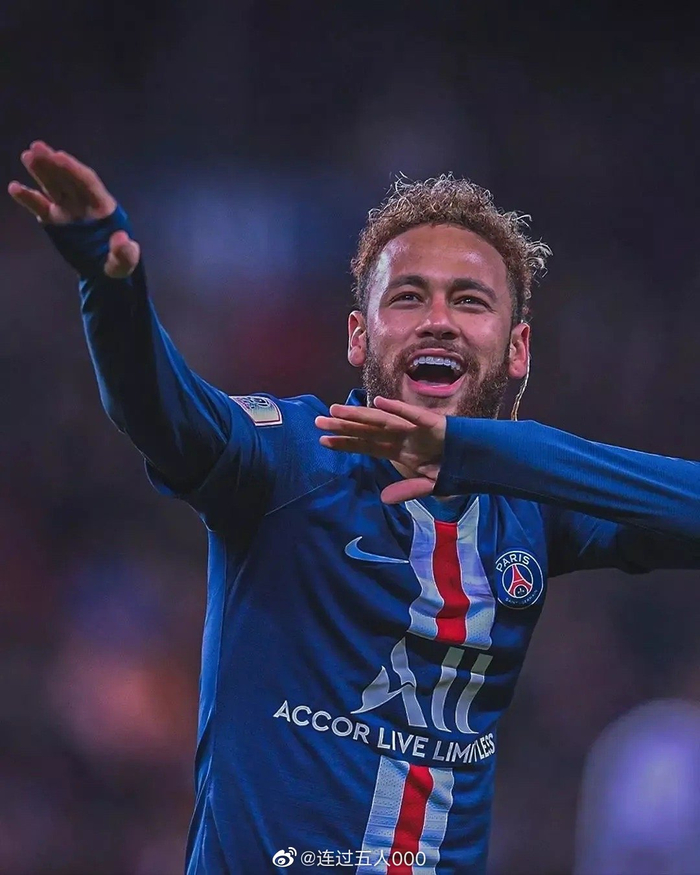 米体：米兰对迈尼昂的年薪报价提高至500万欧，尤文正在关注（米体：米兰上调迈尼昂年薪至500万欧元，尤文密切关注）