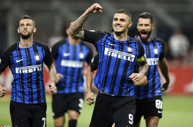 34天只赢1场！阿隆索致敬滕哈赫：都怪裁判，我们走在正确的路上（34天仅一胜！阿隆索致敬滕哈赫：责任在裁判，方向没错）