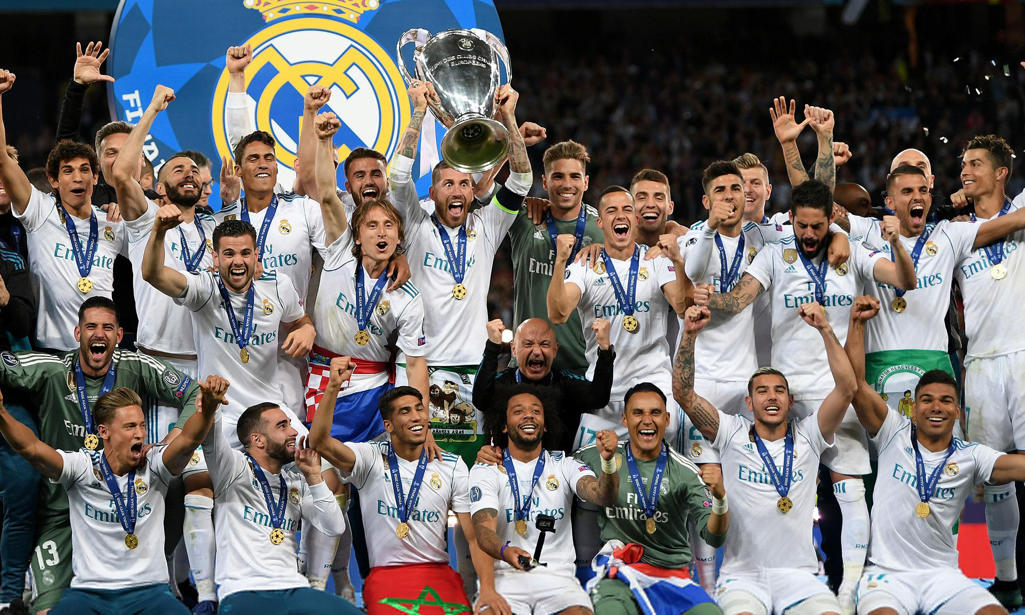 健康的蓝军队长 边后卫改踢后腰那就是真强 身价暴涨1500万欧（满血归来的蓝军队长转型后腰实力尽显，身价飙升1500万欧）