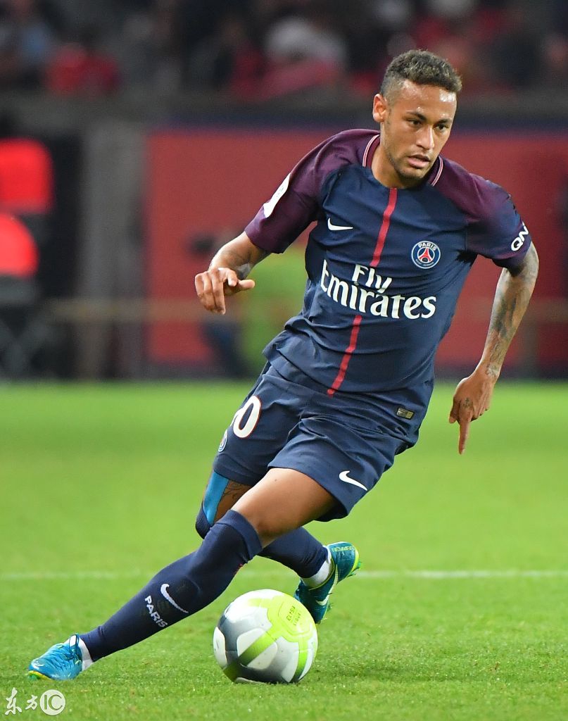 TA：图赫尔战术实验喜忧参半，贝林厄姆主导进攻渐入佳境（TA：图赫尔战术调整成效参差，贝林厄姆引领进攻日趋成熟）