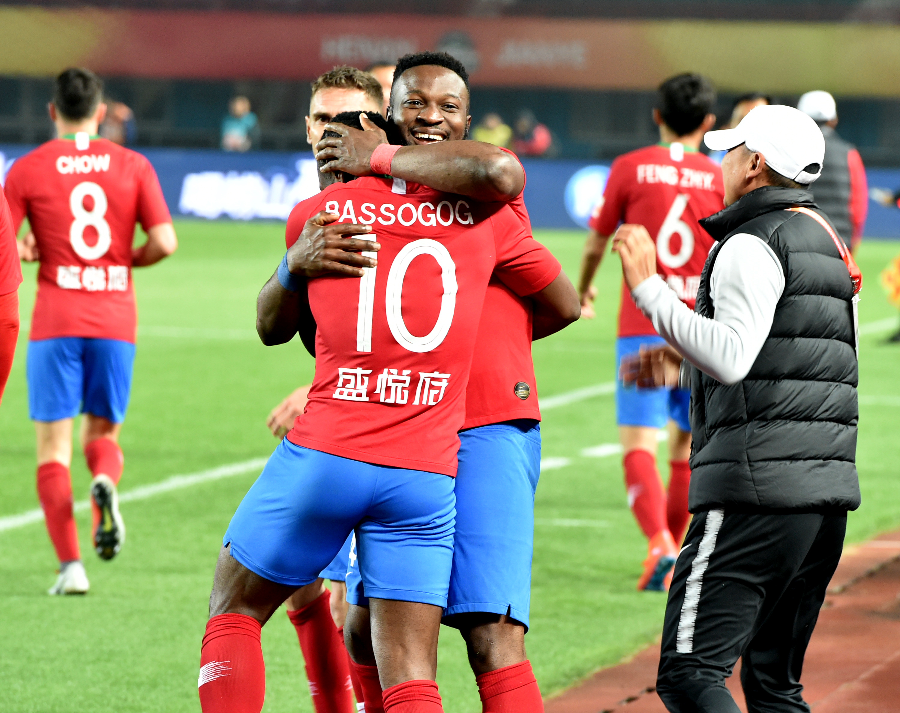 群雄争霸，意甲连续第二年至少4支排名前列的球队相差2分以内（意甲群雄并起：连续两季至少四支前列球队分差在2分内）